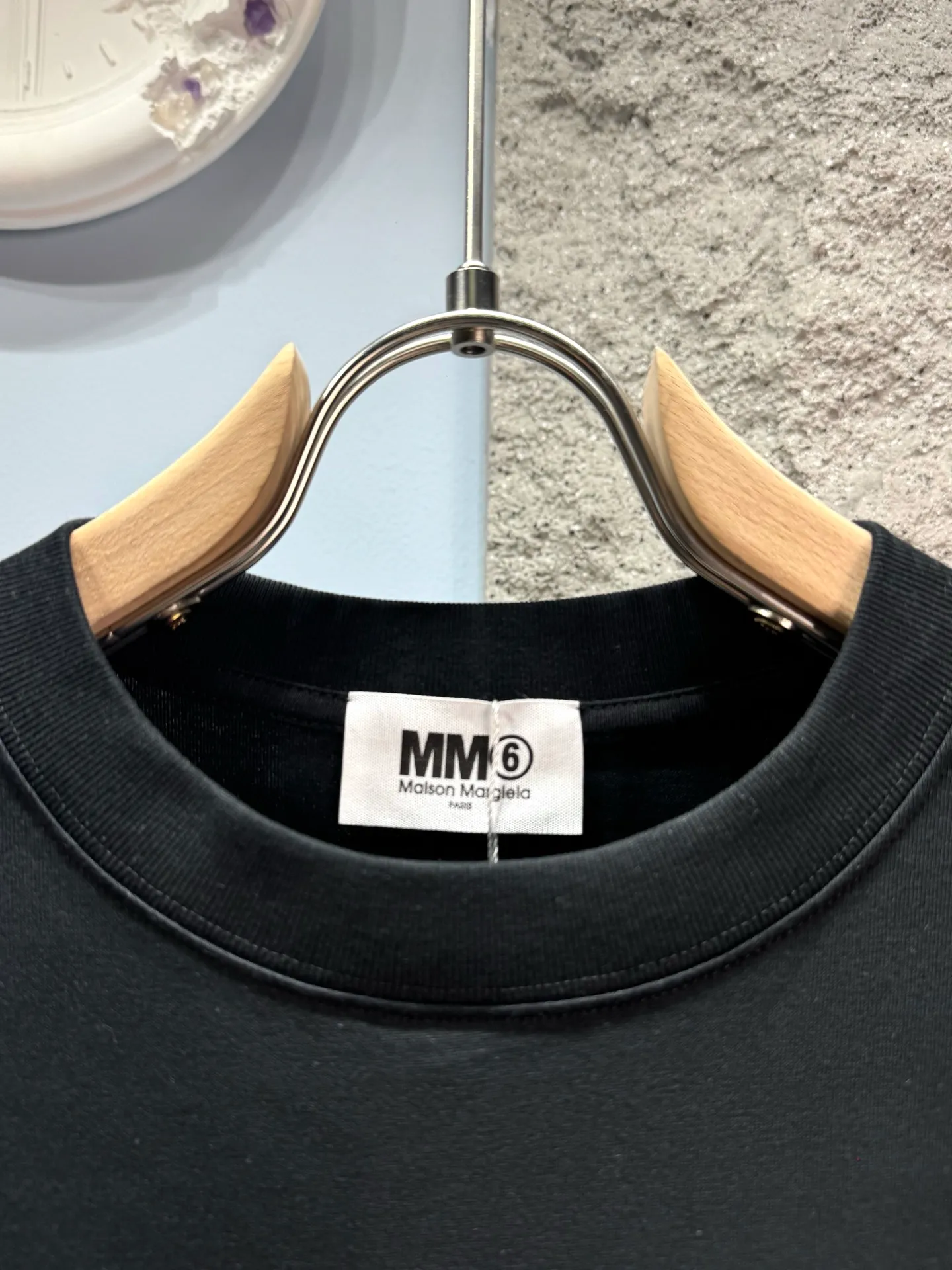 Martin Margiela* 1987‼️ T ® 🖤MM 6Margiela 26 Series ，280g ， ， ! "MARGIELA 6 EST 1987" ， 。 ， ~ ⚠️ ： ⚠️SG 26324 Same Style 𝐂𝐎𝐋𝐎𝐔𝐑：White Black 𝐒𝐈𝐙𝐄：S-XXL